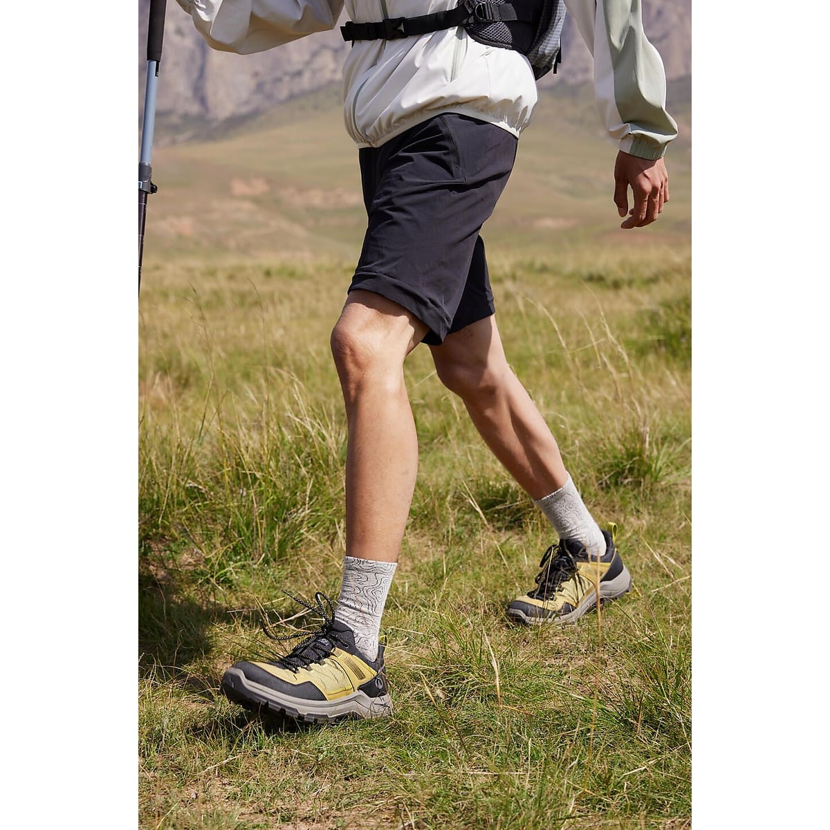 Decathlon メンズ 防水シューズ MH100 WP YEL