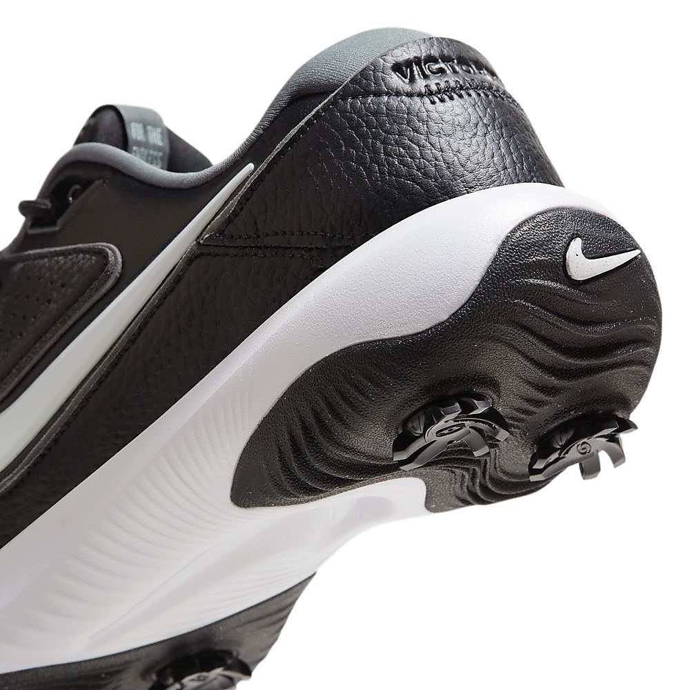 ナイキ ビクトリー PRO 3 NN