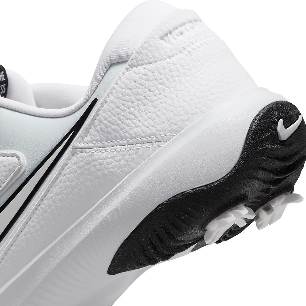 ナイキ ビクトリー PRO 3 NN