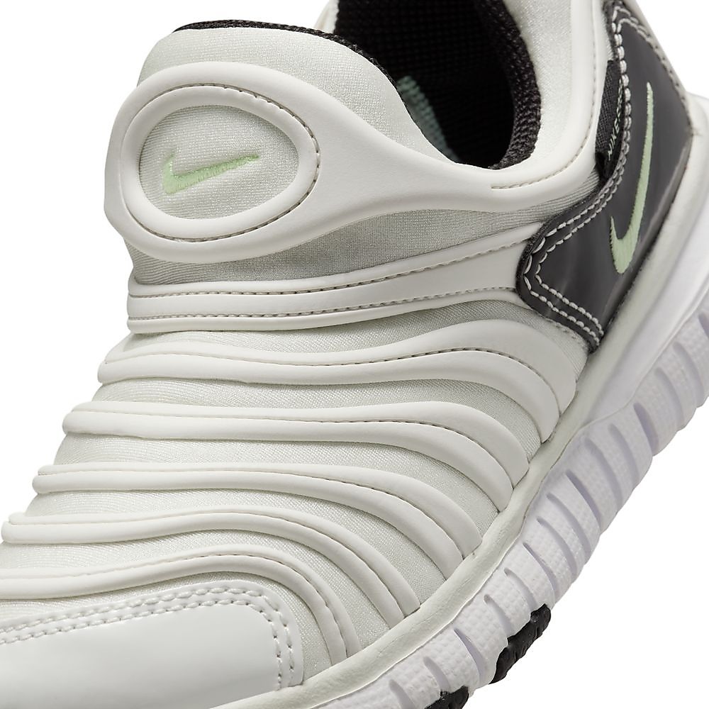 ナイキ ダイナモ フリー PS