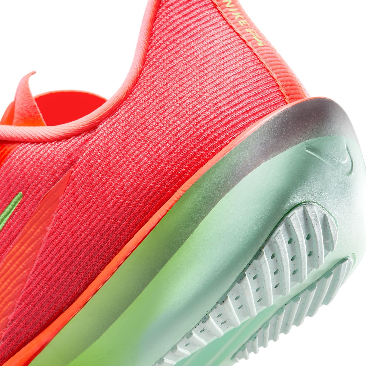 ナイキ エア ズーム ライバルフライ 4