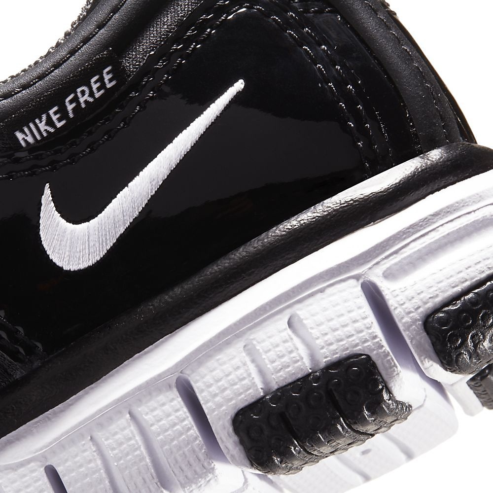 ナイキ ダイナモ フリー PS