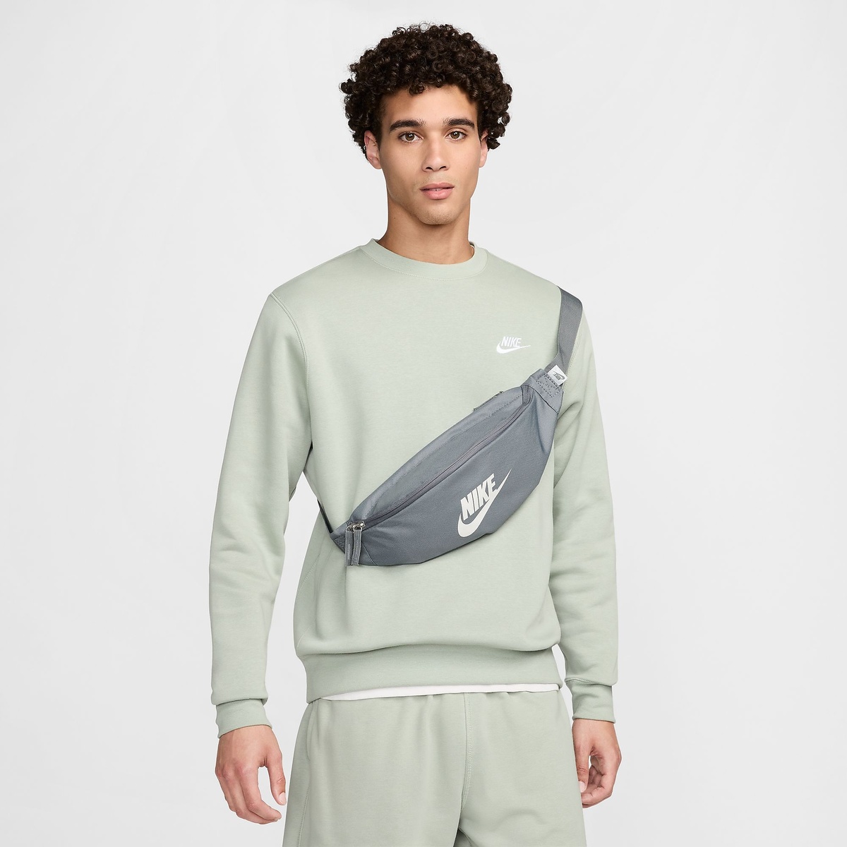 ナイキ ヘリテージ ウエスト パック