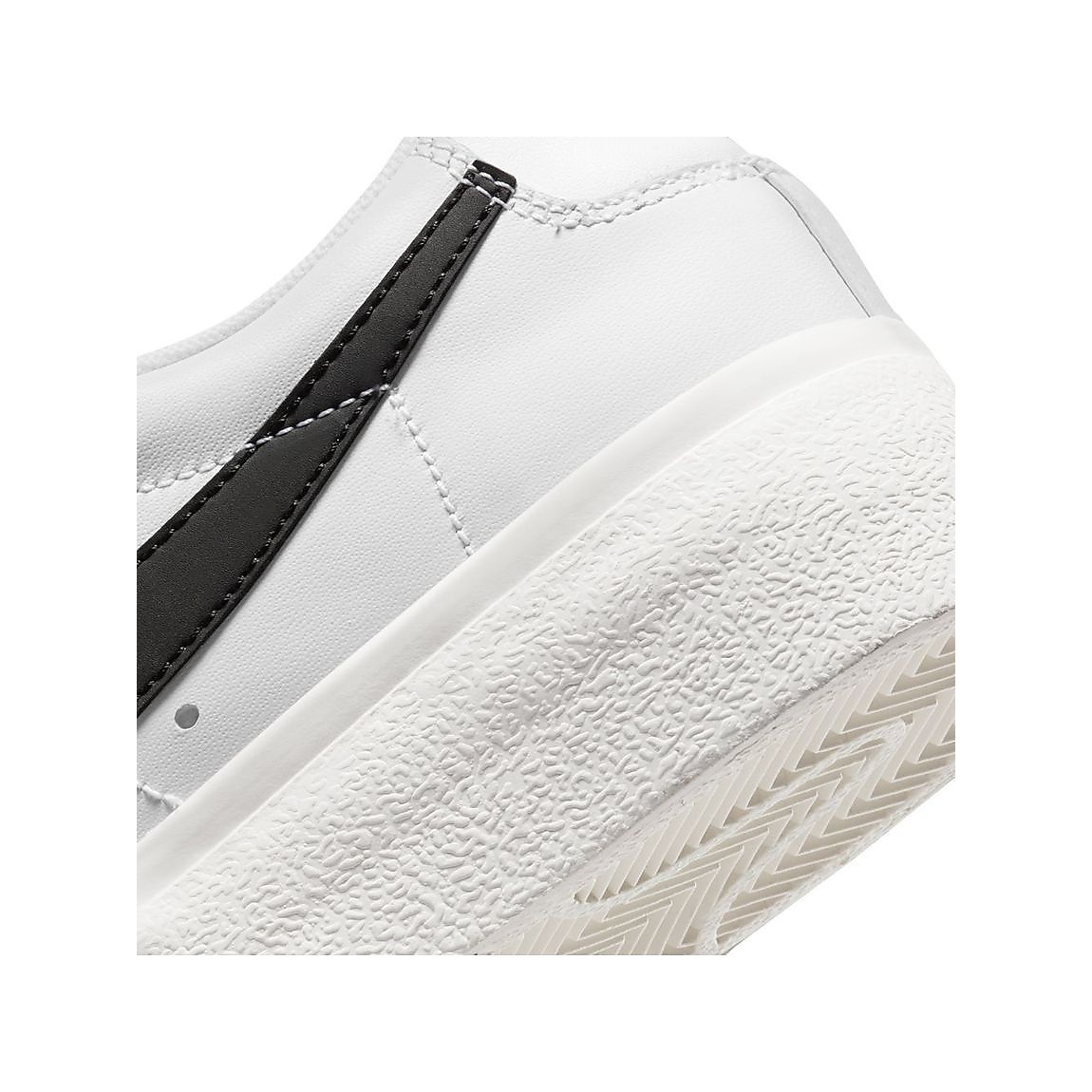 ナイキ ウィメンズ ブレーザー LOW プラットフォーム