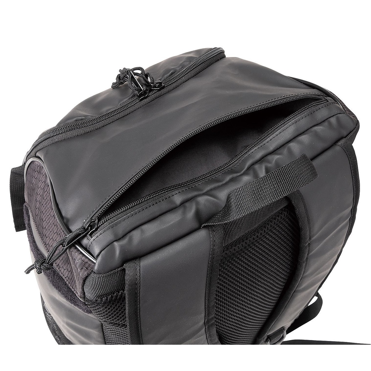 8フューチャーバックパック PRO 42L-ブラック