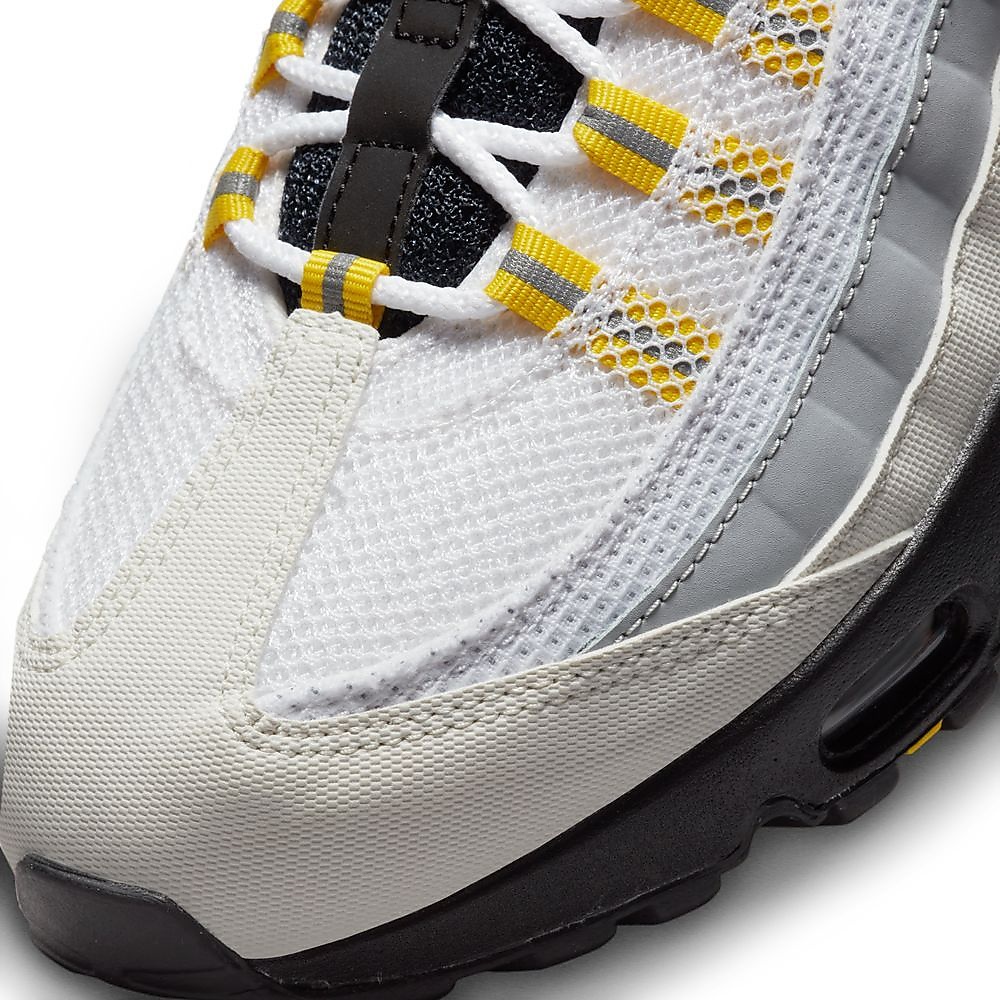 ナイキ エア マックス 95 エッセンシャル