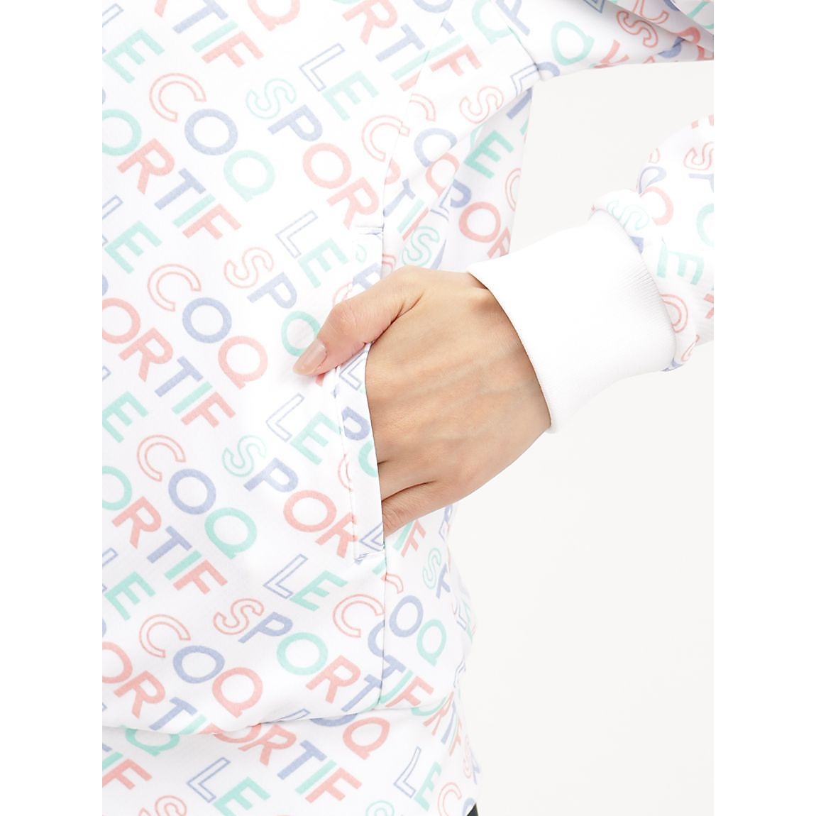 ロゴ総柄パーカー