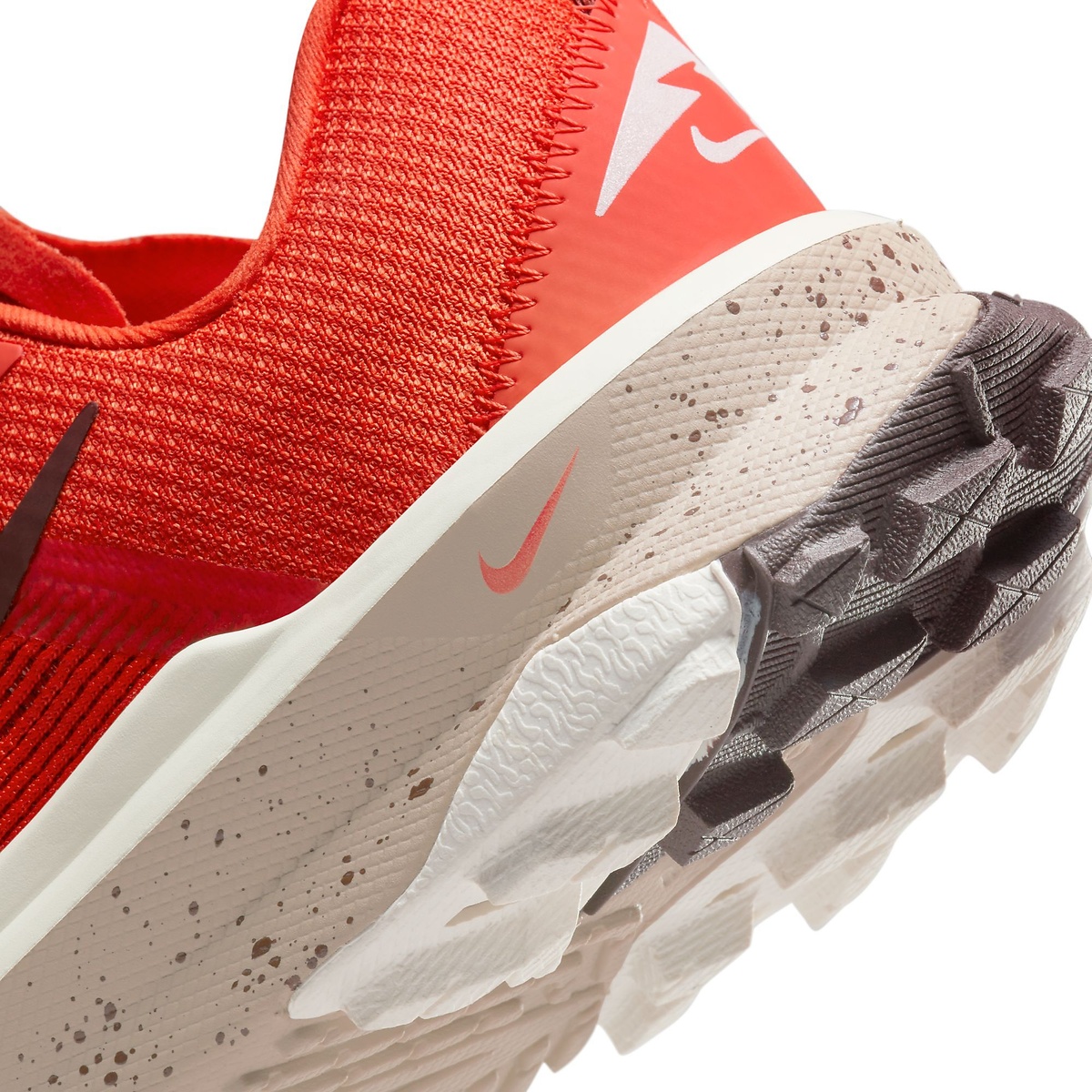 ナイキ ウィメンズ リアクト テラ カイガー 9