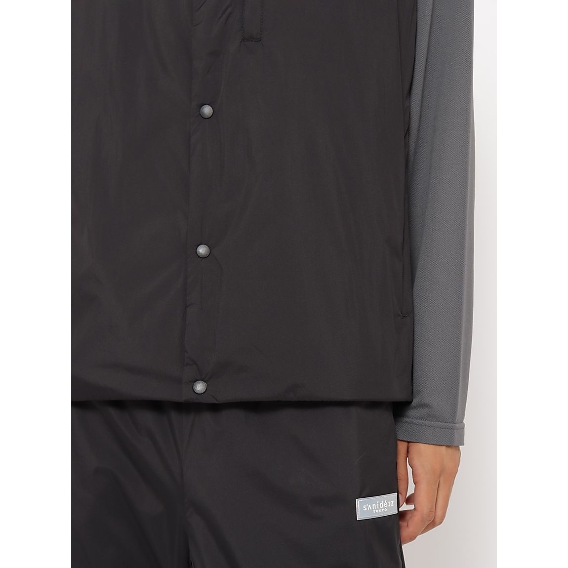 トリニティエアリー ノーカラーベストMENS