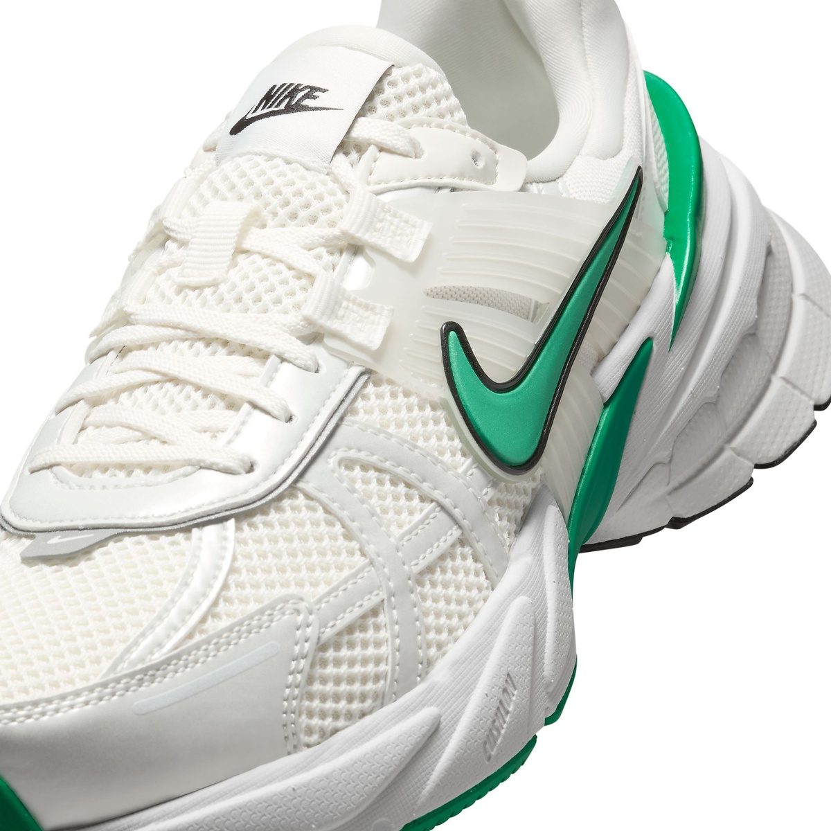 ナイキ ウィメンズ V2K ラン