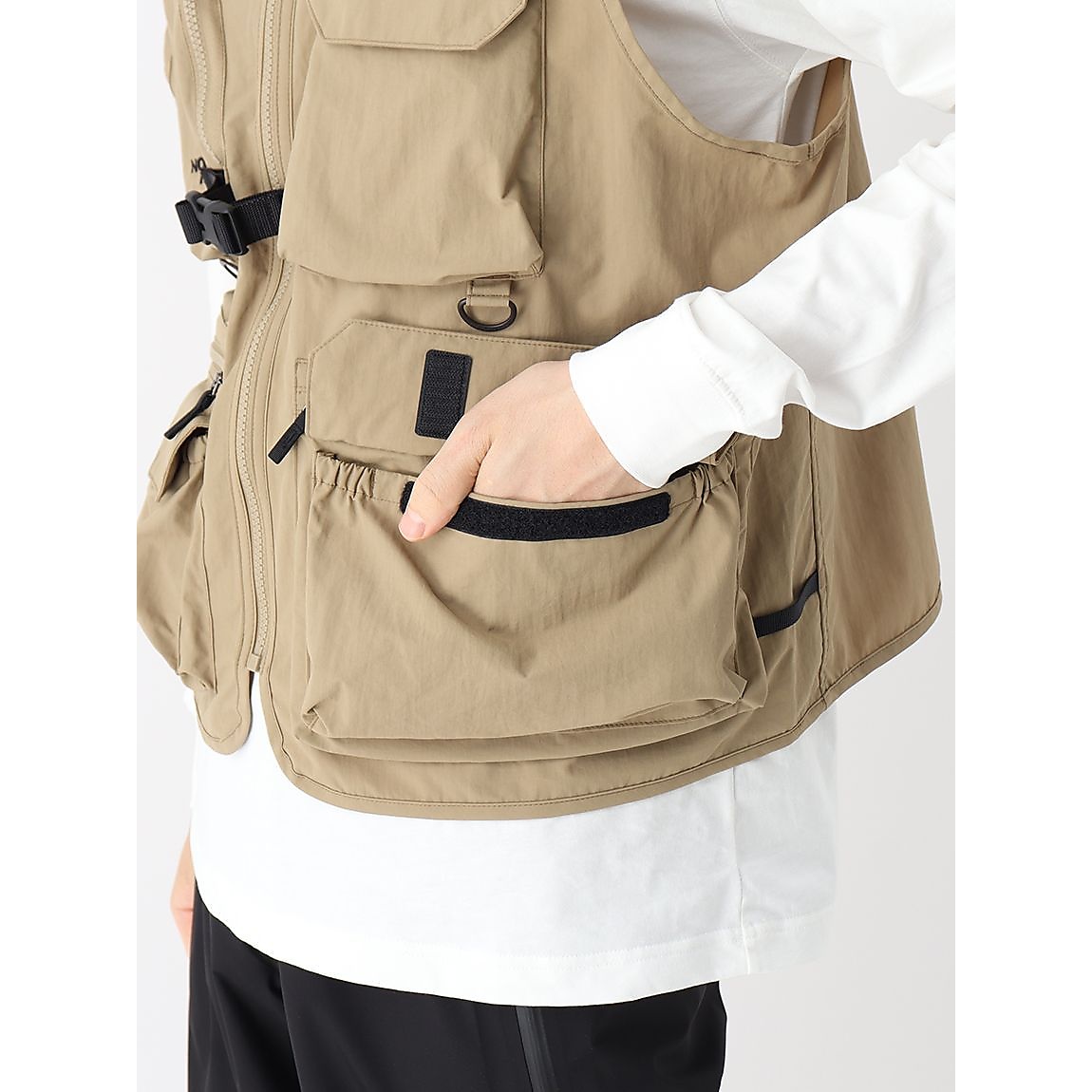 Field Utility Vest (フィールドユーティリティベスト)