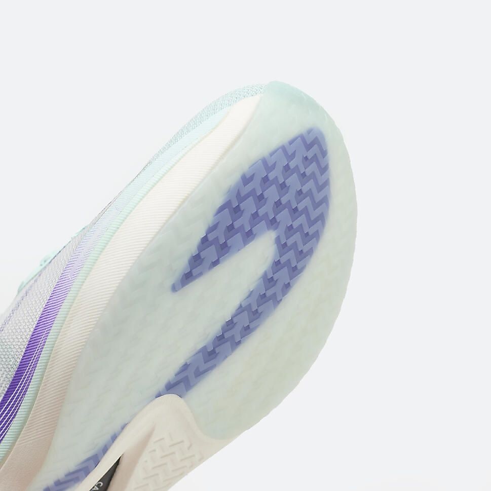 ランニングシューズKD900X