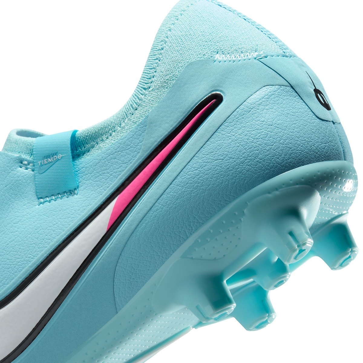 ナイキ レジェンド 10 PRO HG