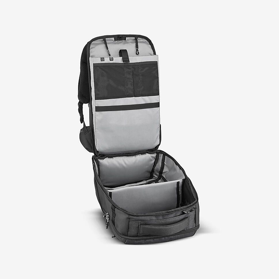 ハイキングカメラバックパック30LBLK