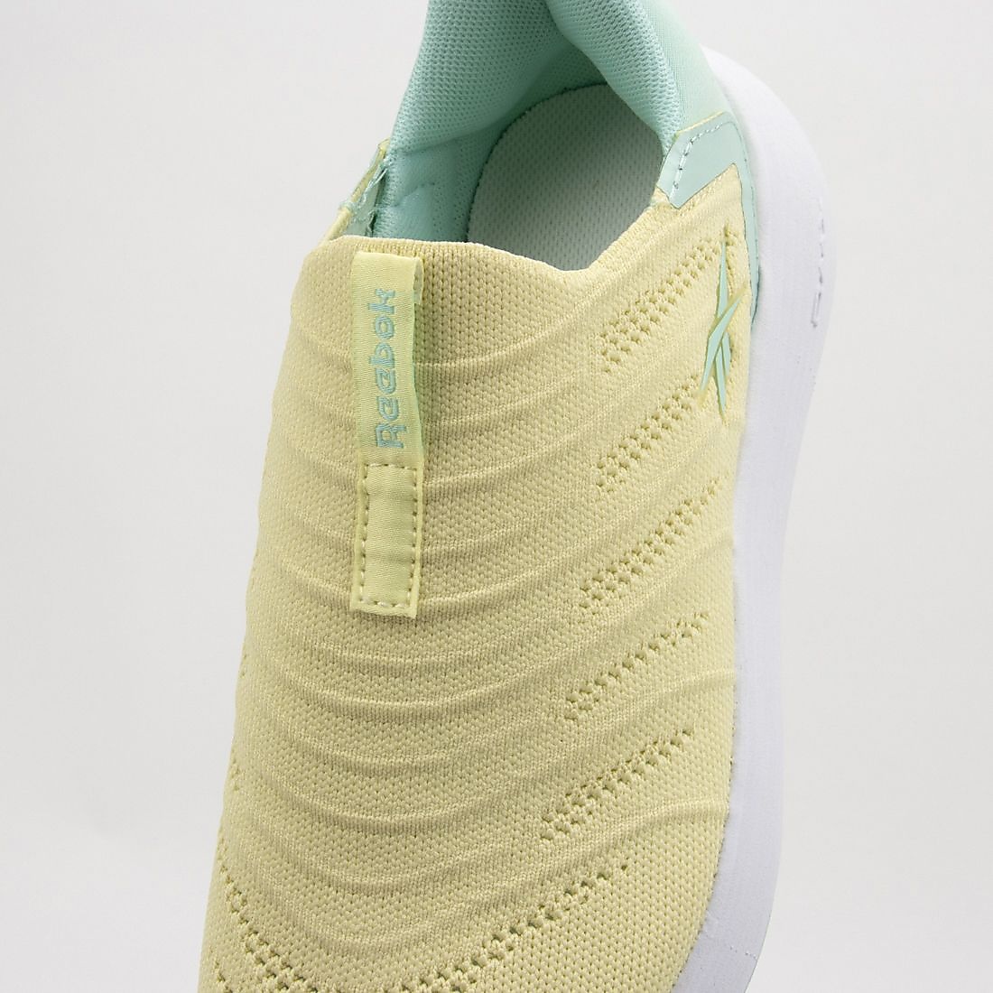 DMX コンフォート プラス ステップ カウント ライト / DMX COMFORT + STEP COUNT LITE (イエローへイズ)