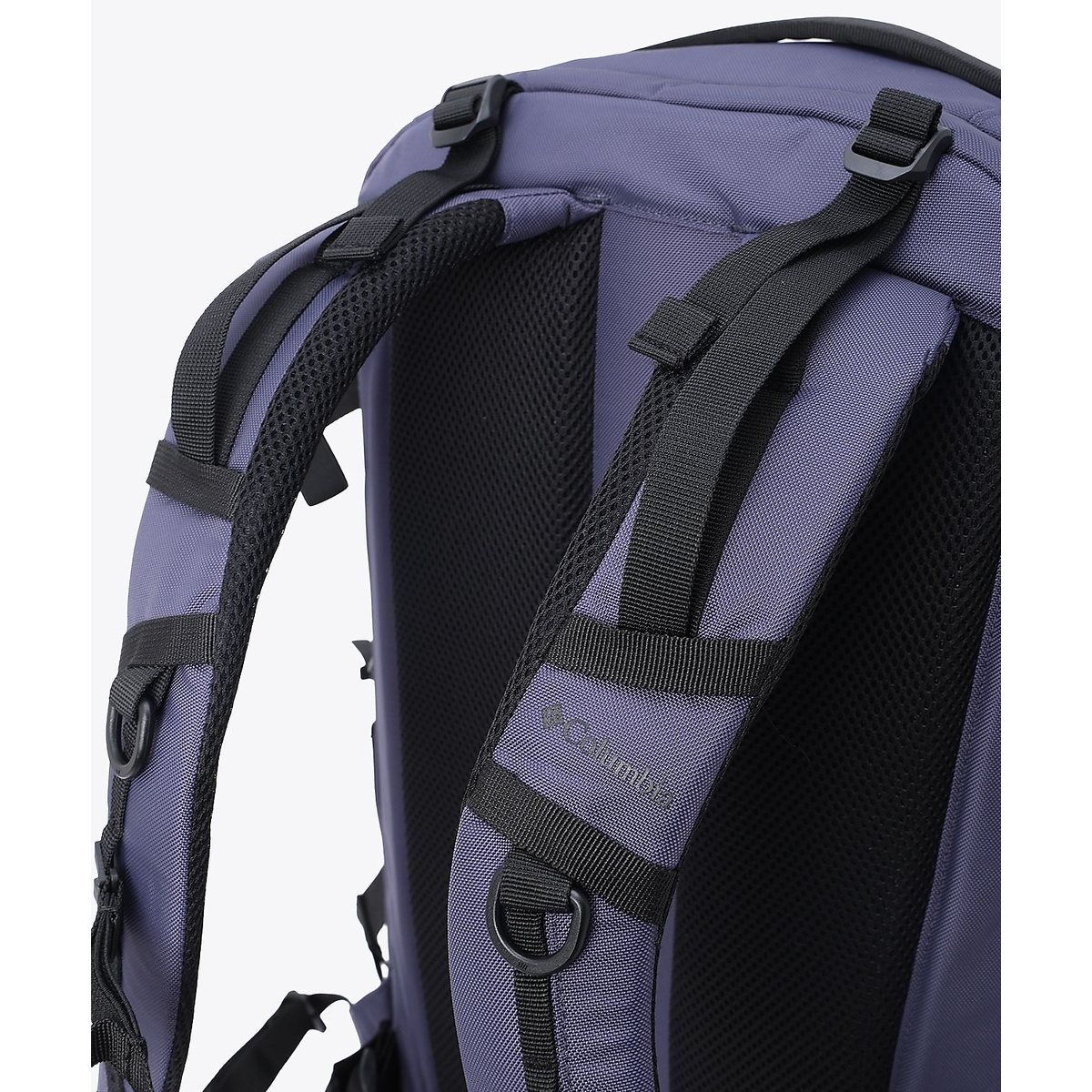 タイガーブルック40Lトラベルバックパック