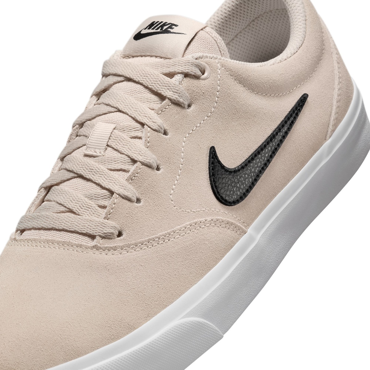 ナイキ チャージ スエード