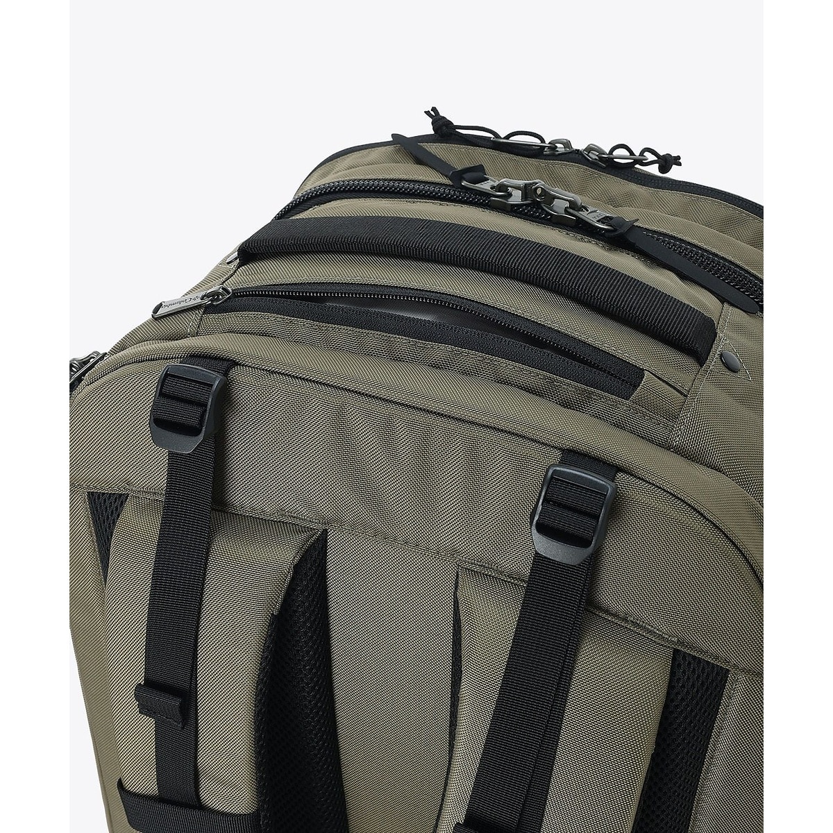 タイガーブルック40Lトラベルバックパック
