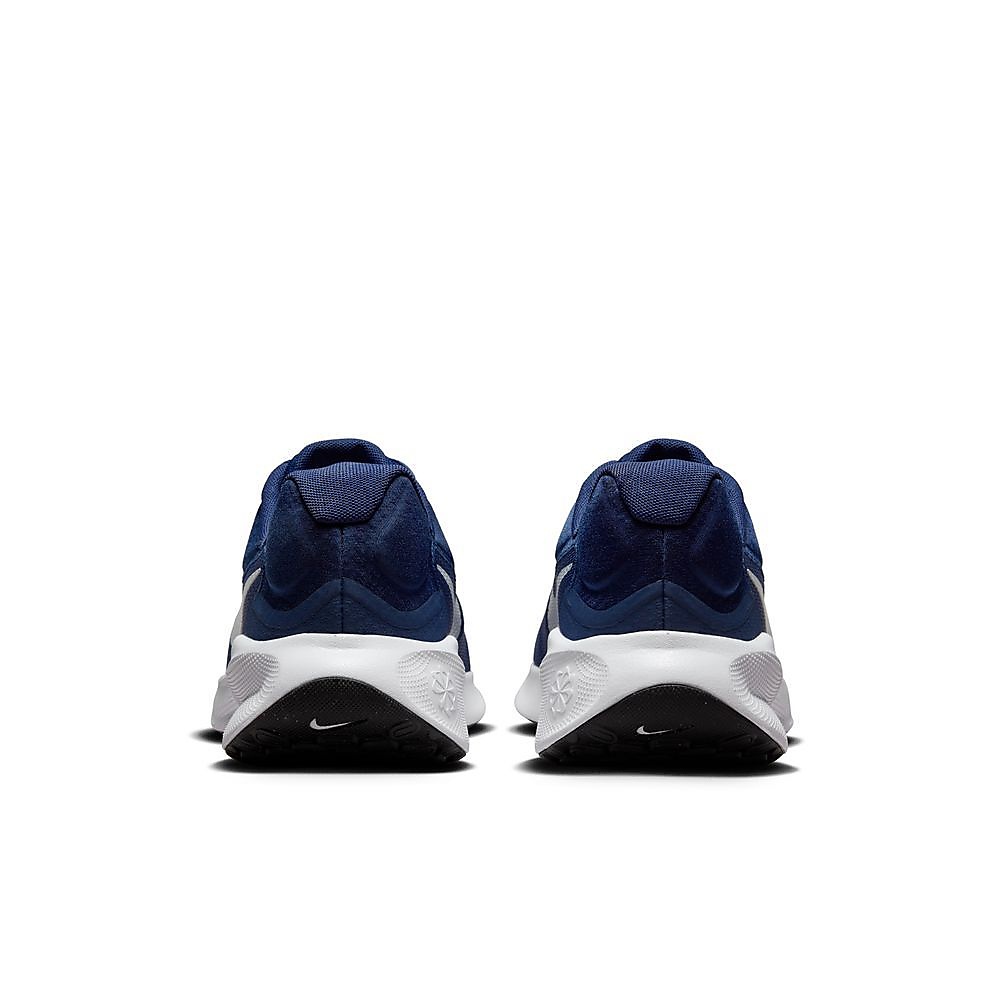 ナイキ レボリューション 7