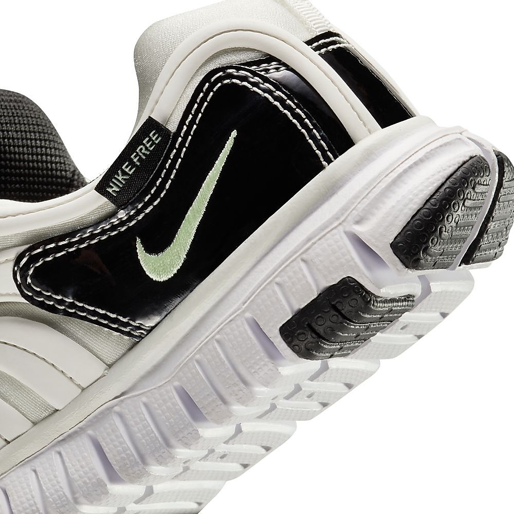 ナイキ ダイナモ フリー PS