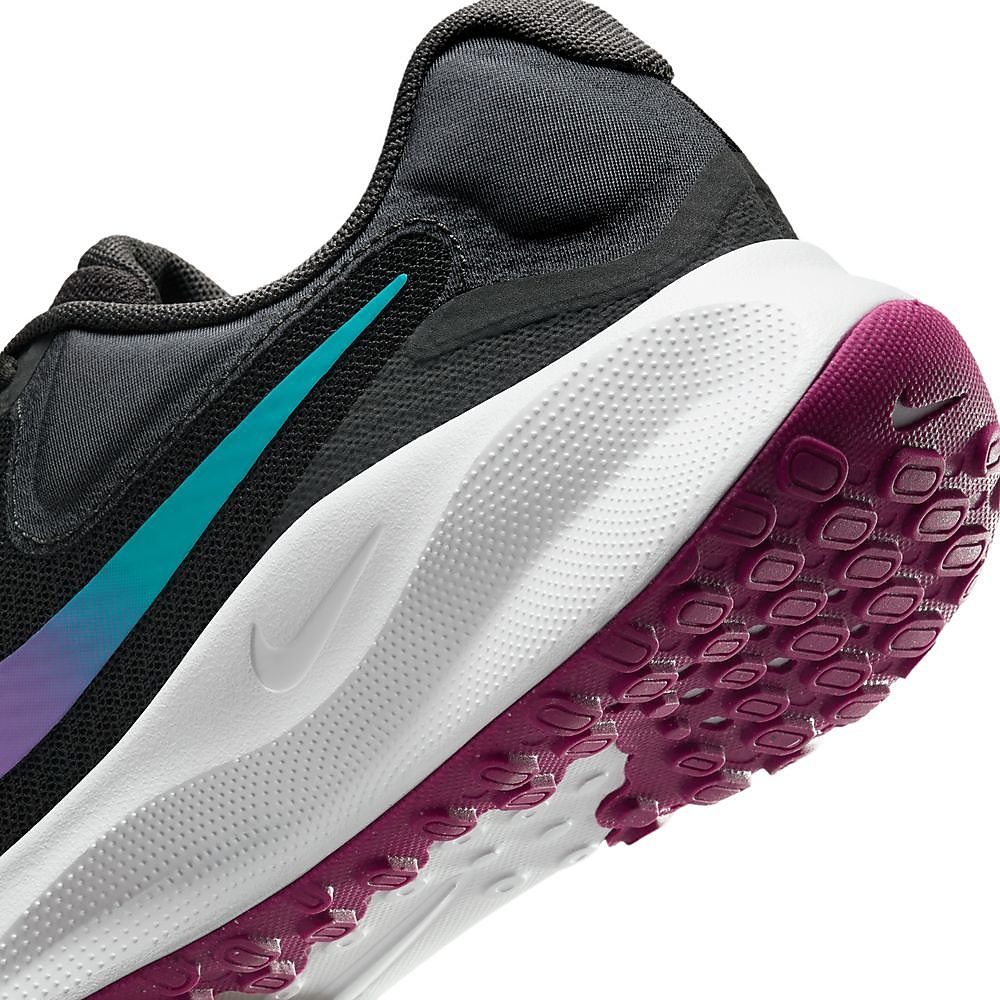 ナイキ ウィメンズ レボリューション 7