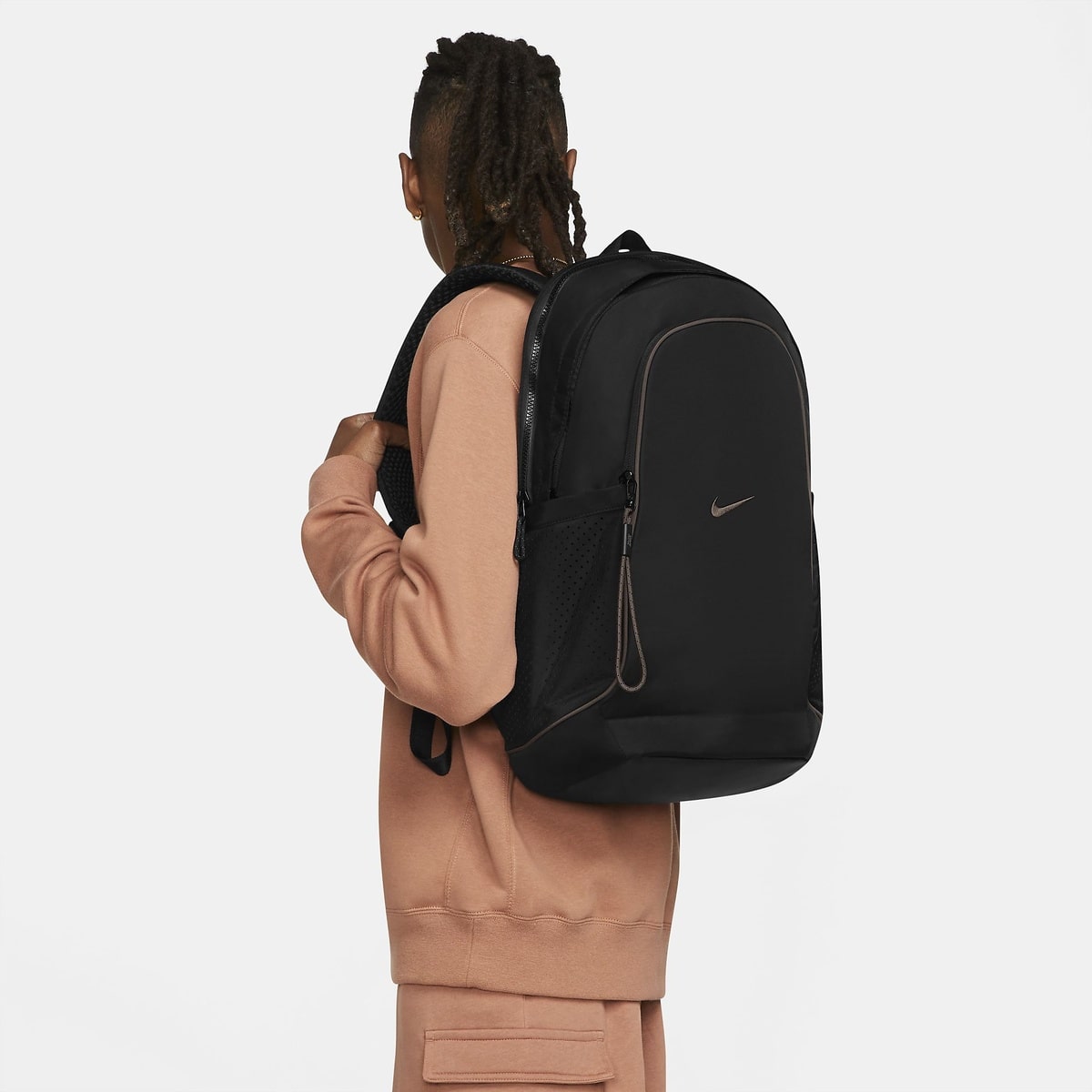 NIKE SPORTSWEAR ESSENTIALS