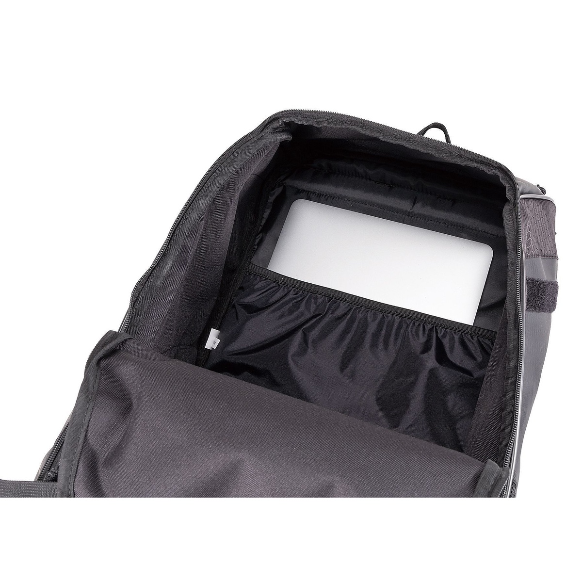 8フューチャーバックパック PRO 42L-ブラック