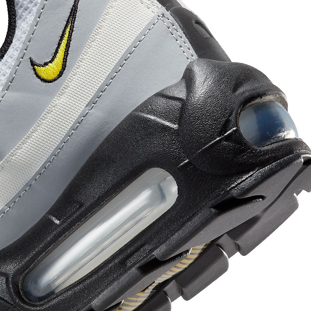 ナイキ エア マックス 95 エッセンシャル