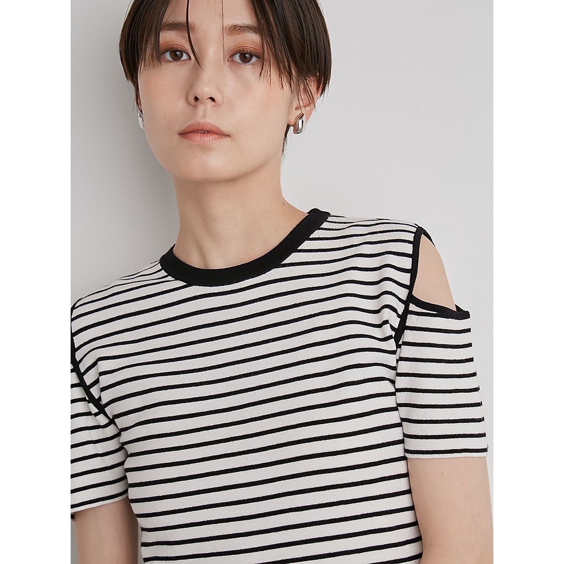 カッティングデザインニットプルオーバー