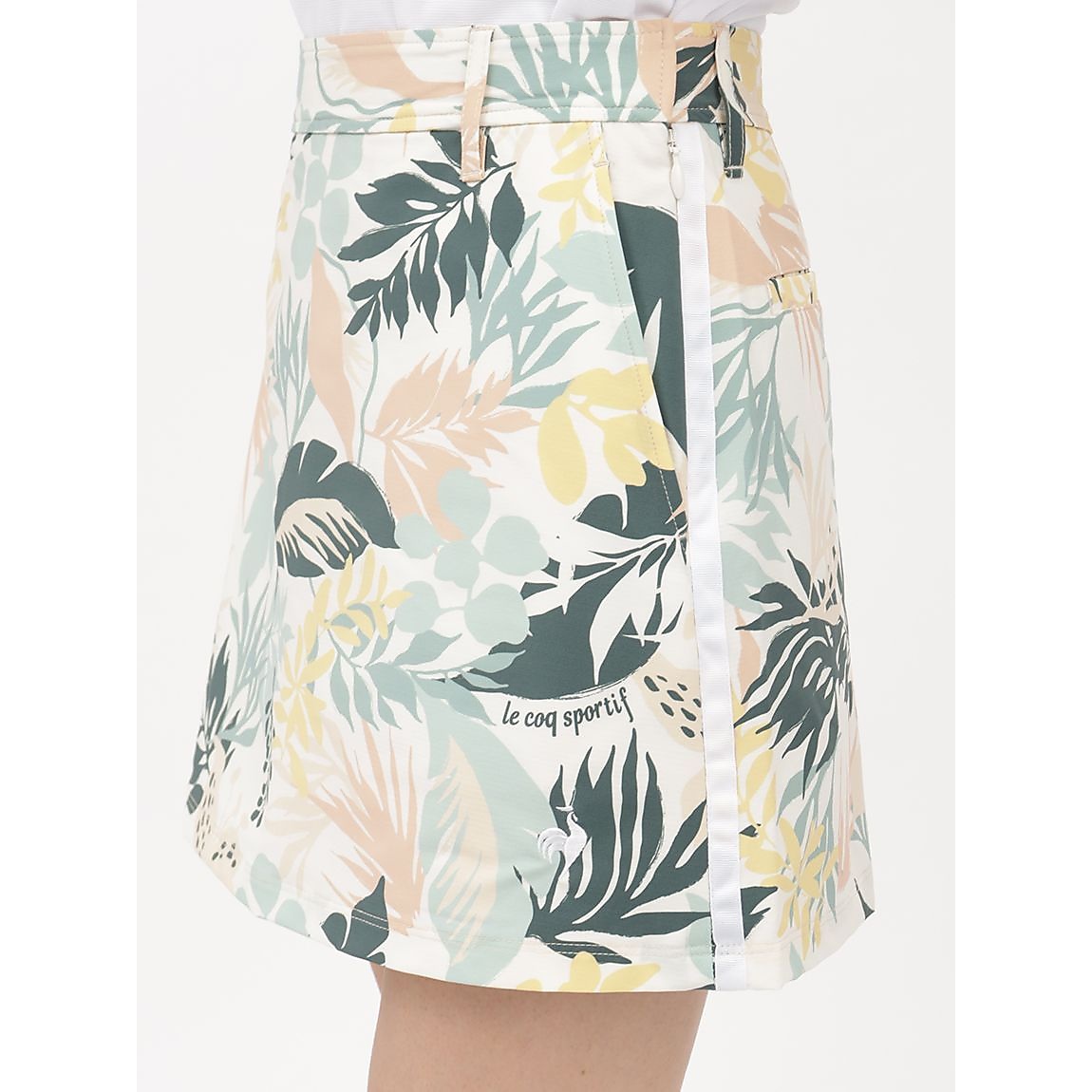 EXCDRYボタニカル柄ショートパンツ