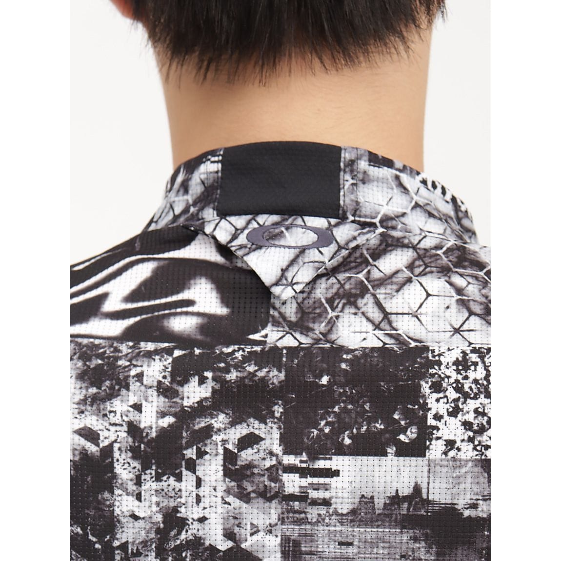 SKULL ICY BREATH DIGITAL MOCK SHIRT