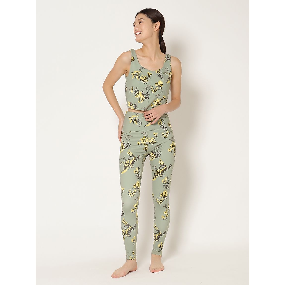 オリジナルフラワー柄トップス