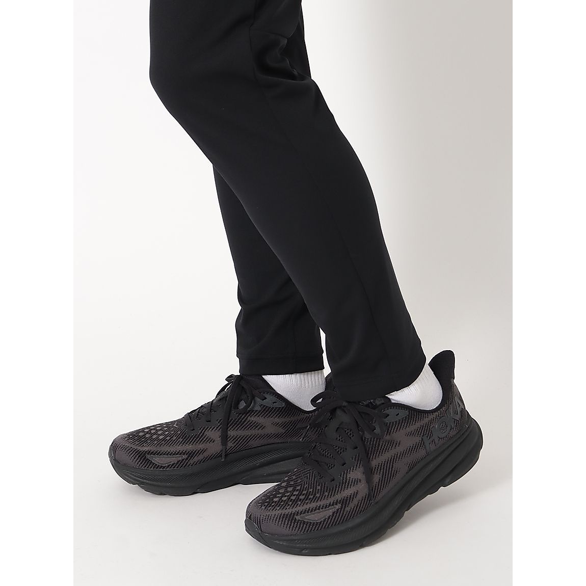 S.F.TECH テーパードジョガーパンツ