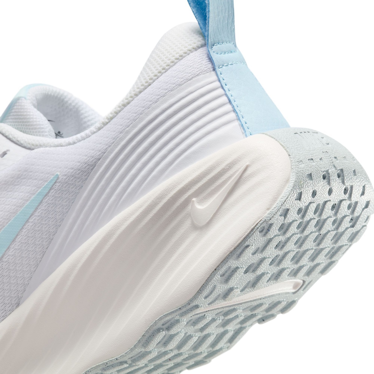 ナイキ ウィメンズ プロミナ