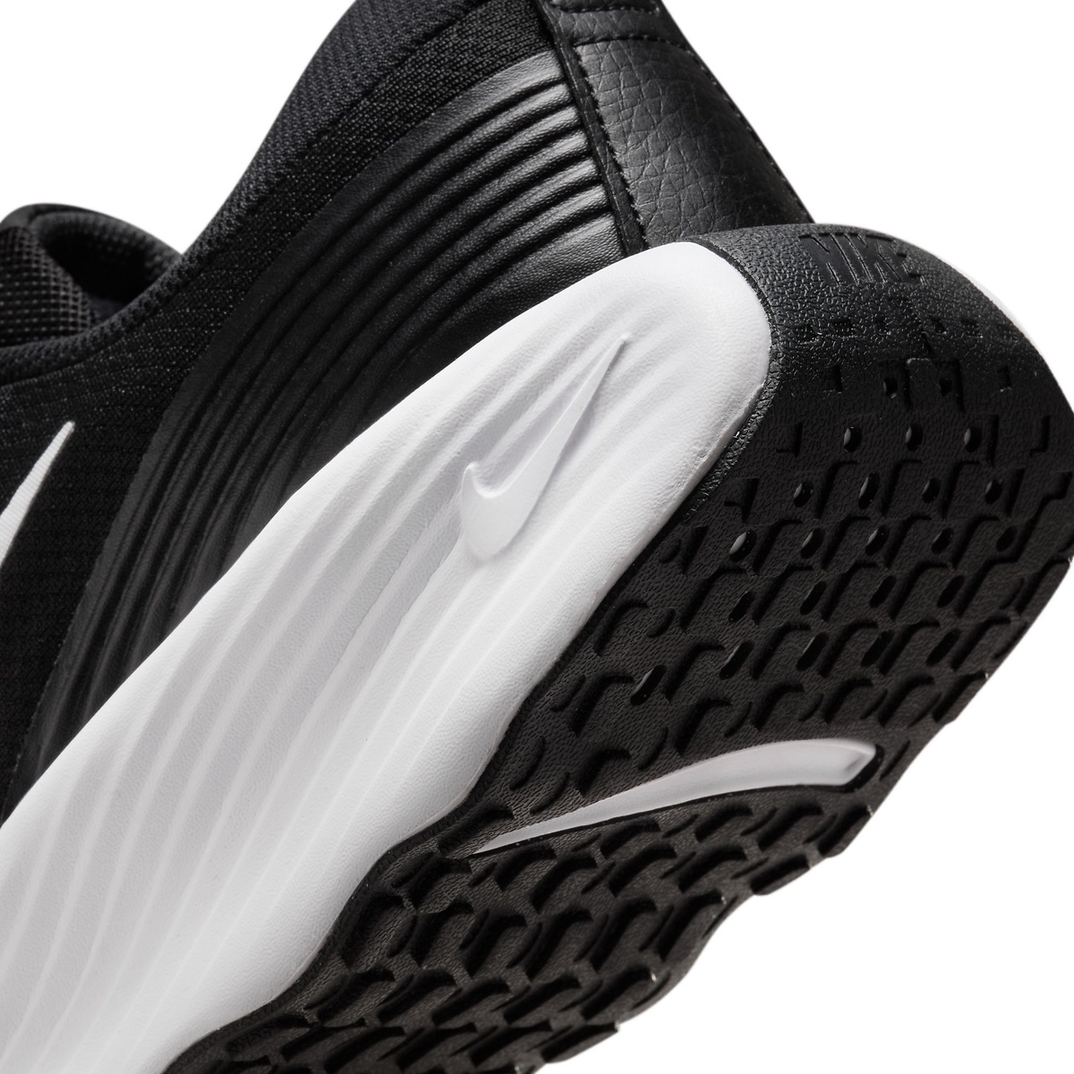 ナイキ プロミナ エクストラ ワイド