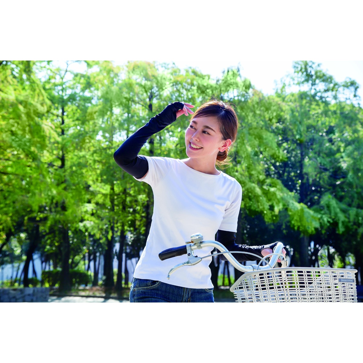 リアリークールアームカバー