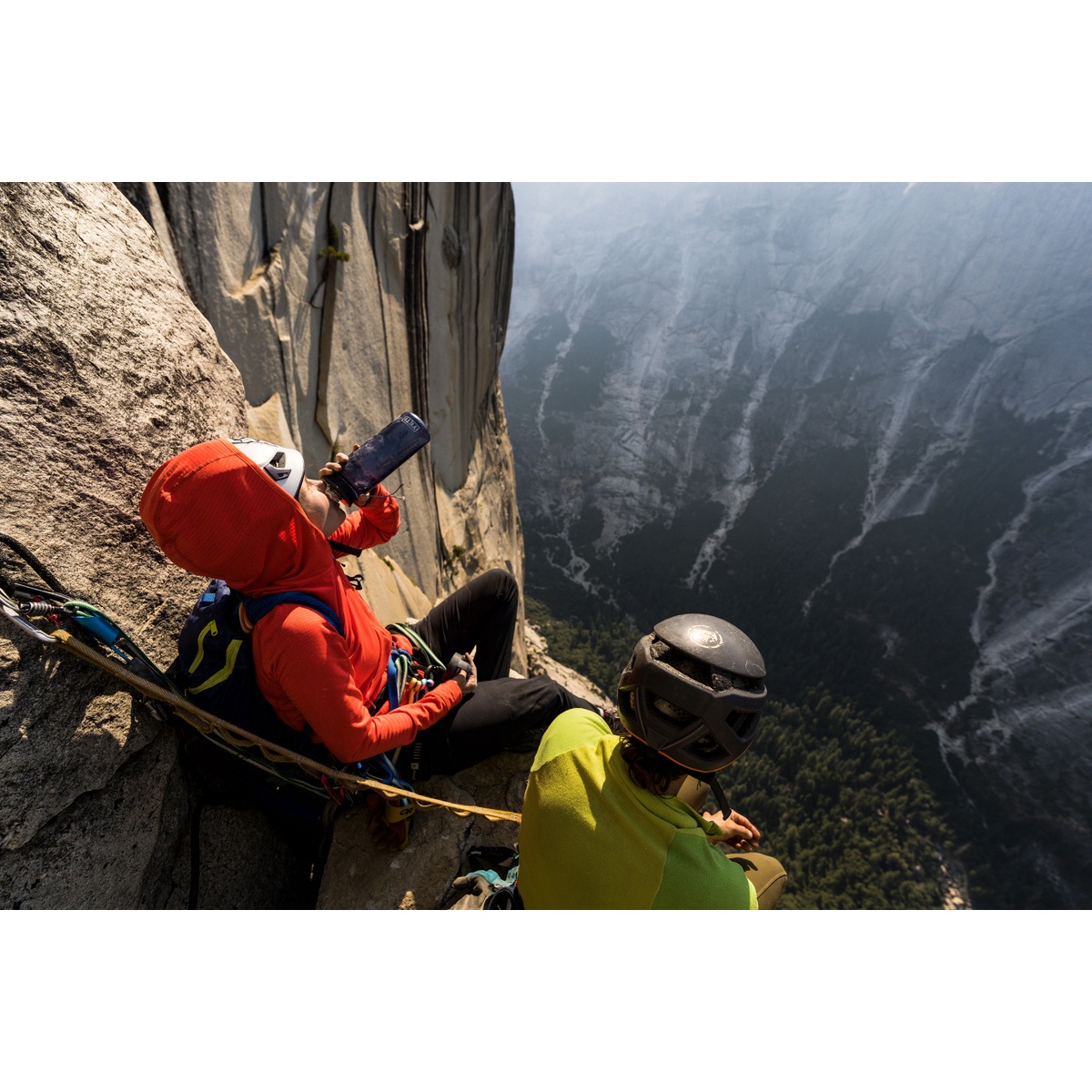 YONDER 750 ml WATER BOTTLE WITH CHUG CAP