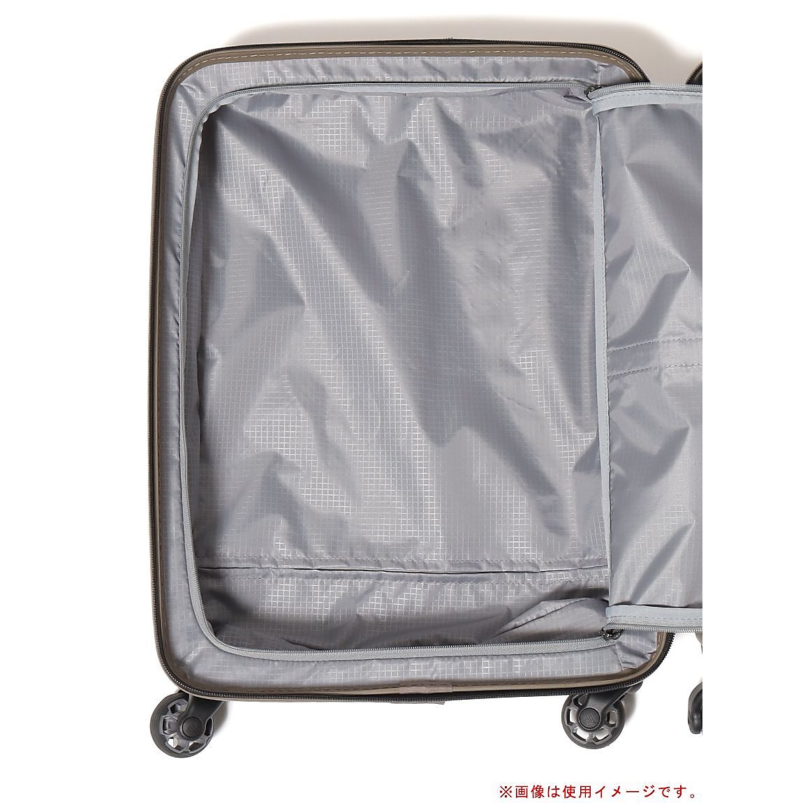 クアドロインターナショナルキャリーオン