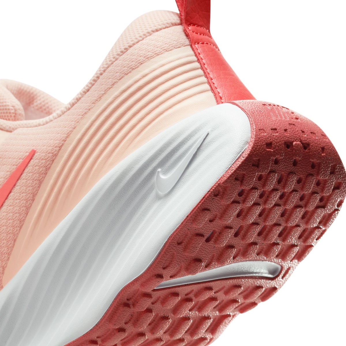 ナイキ ウィメンズ プロミナ