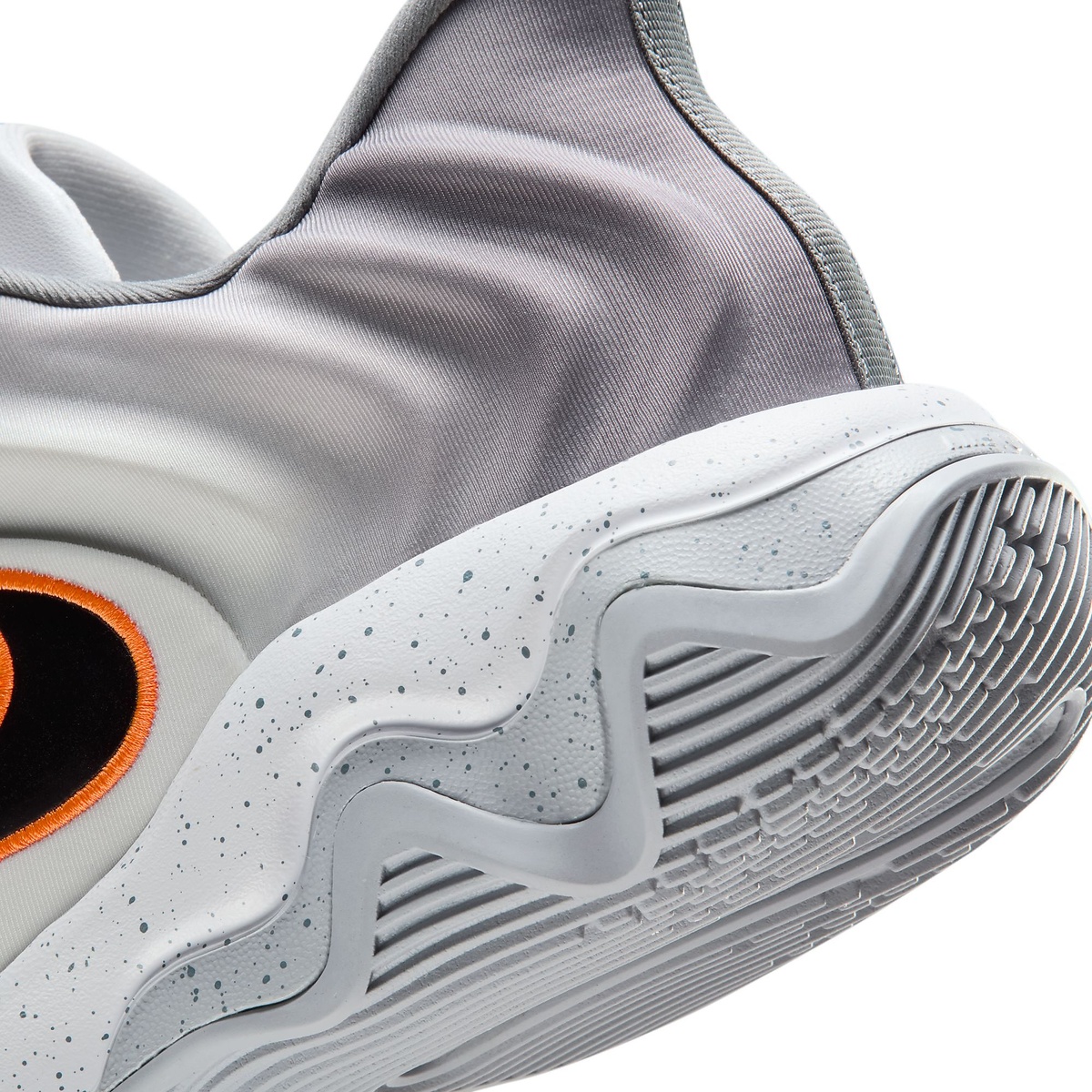 ナイキ ヤニス イモータリティ 4 EP