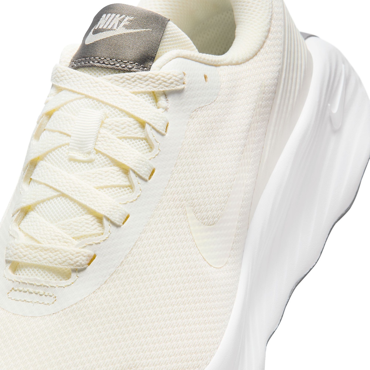 ナイキ ウィメンズ プロミナ