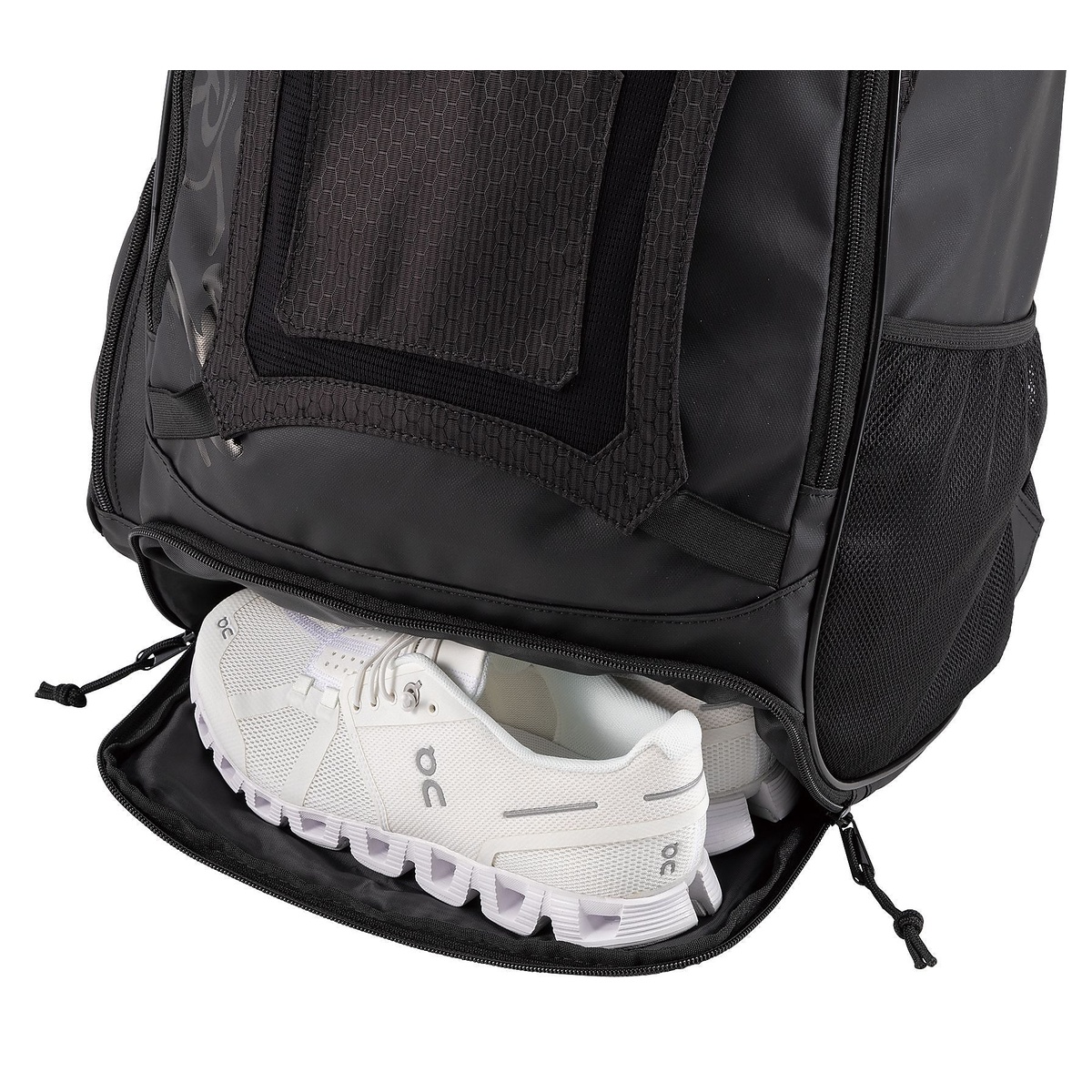 8フューチャーバックパック PRO 42L-ブラック