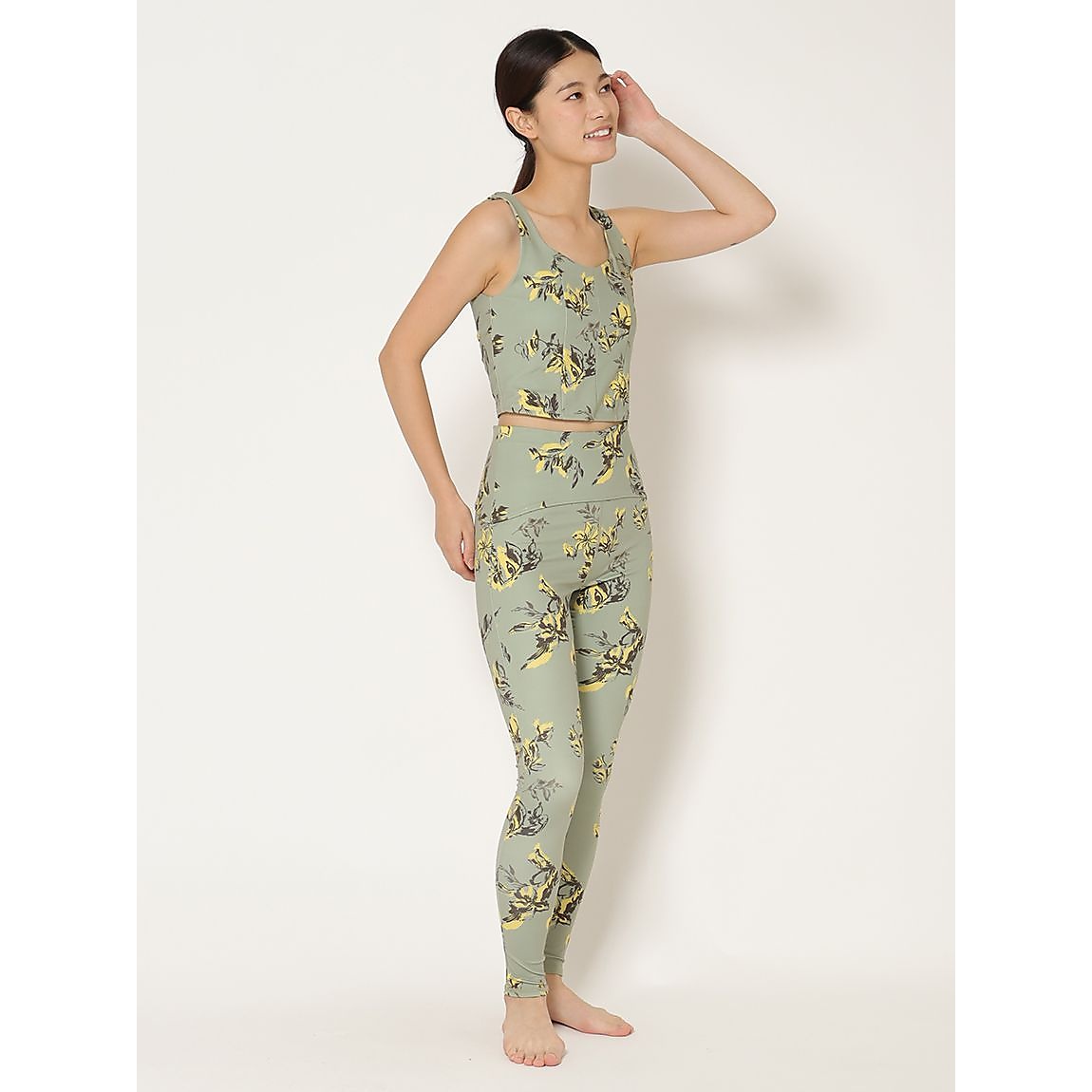 オリジナルフラワー柄トップス