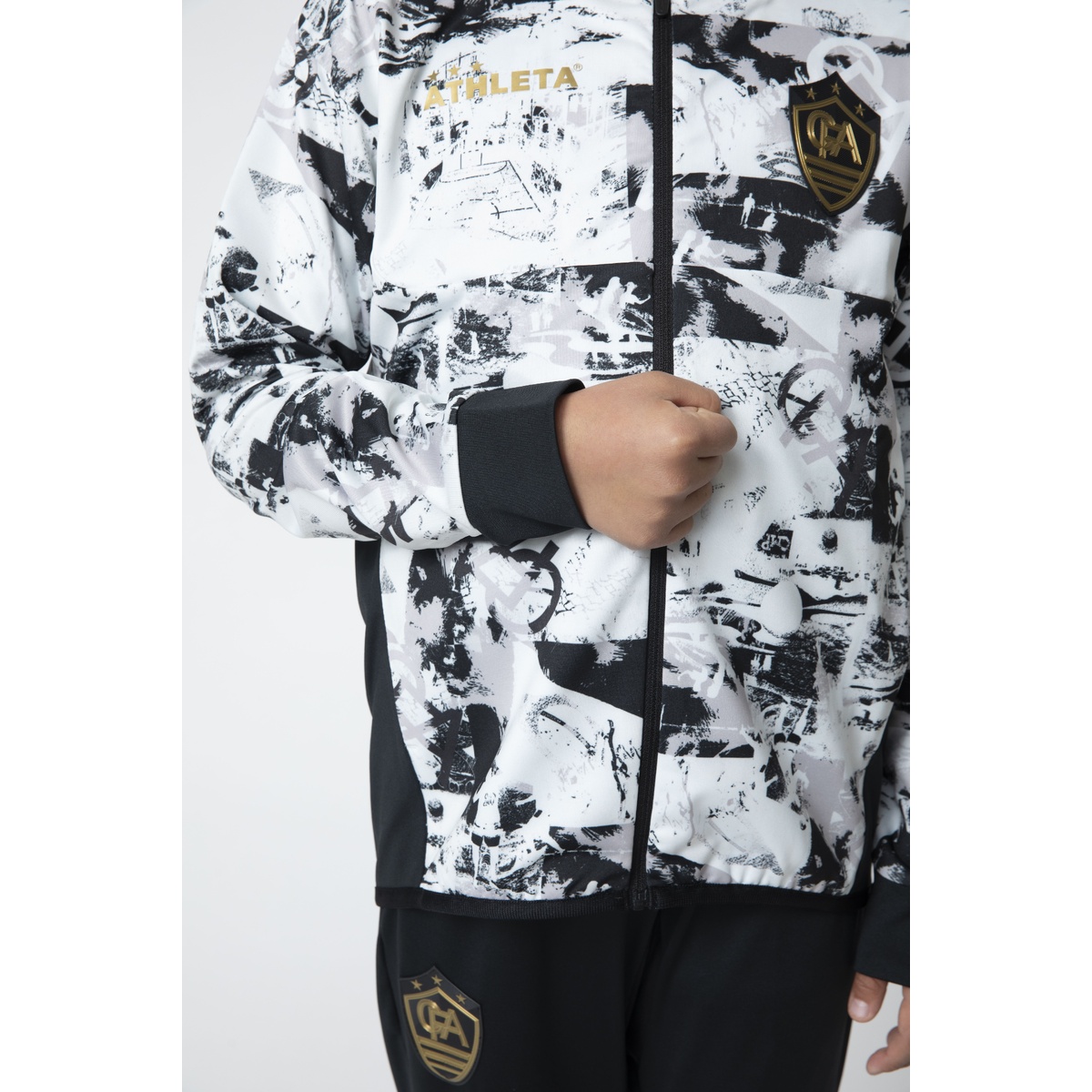 FCA Jrウォームアップジャケット