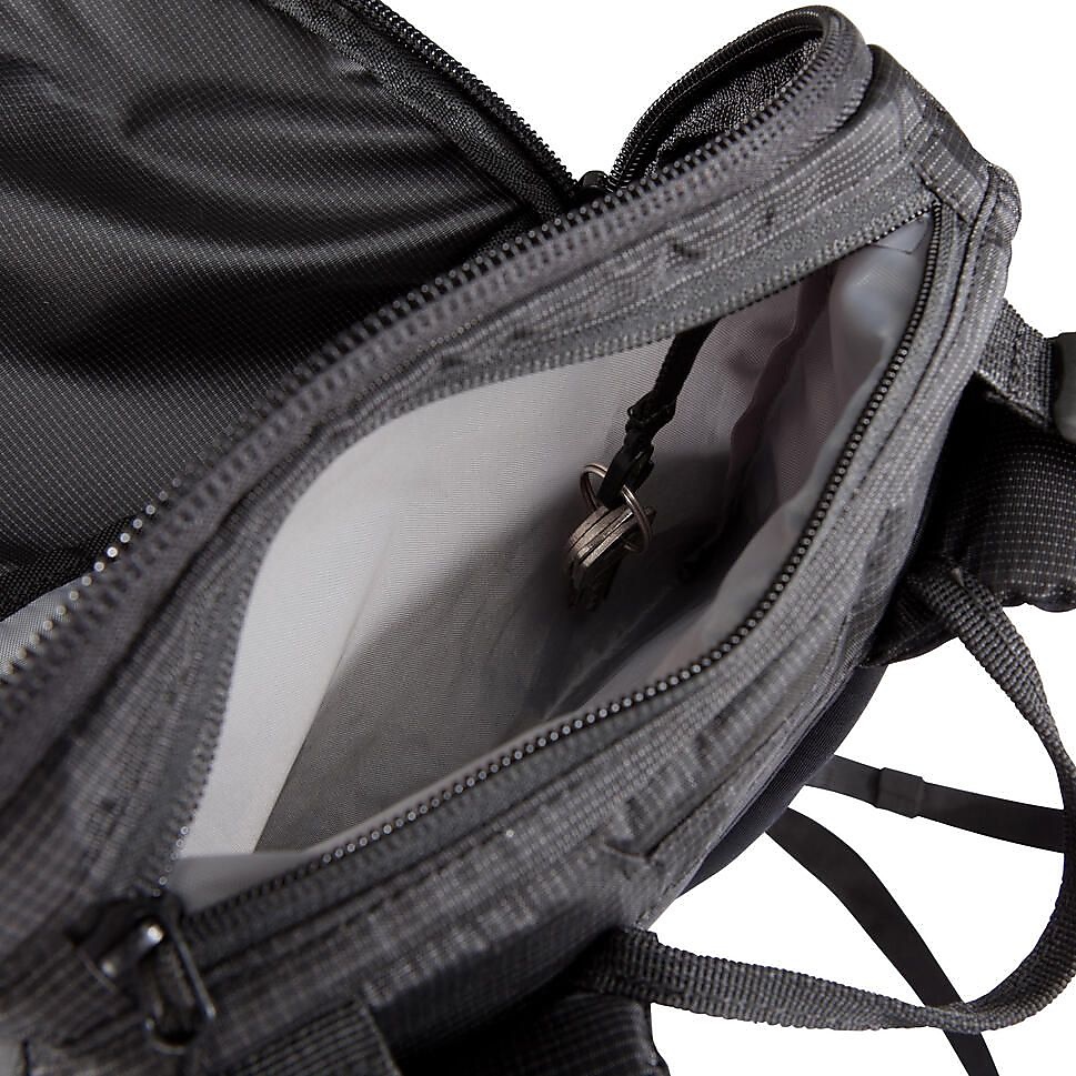 トレッキングバックパック22LBLK