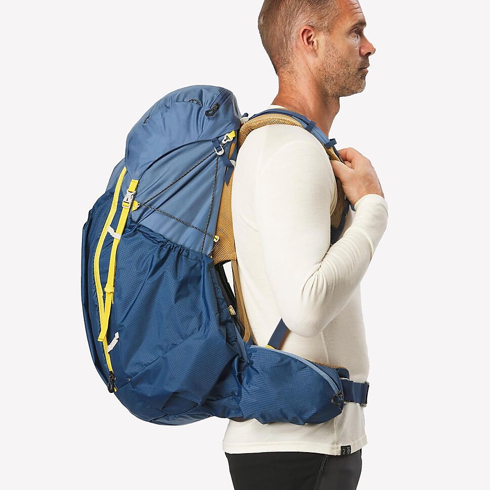 ハイキングメンズバックパック50－60LBLU