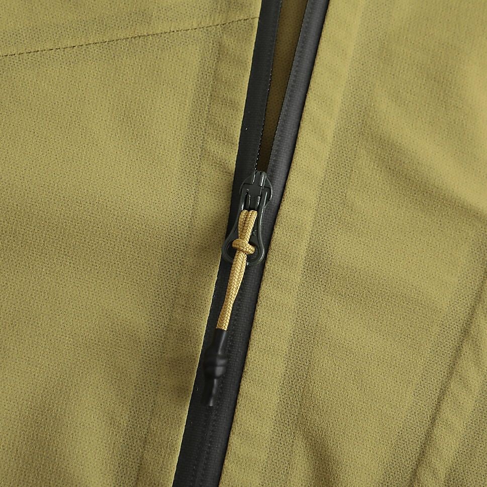 ハイキングメンズジャケット　KAK