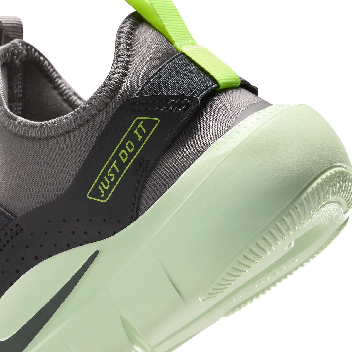 ナイキ フレックス ランナー 4 GS