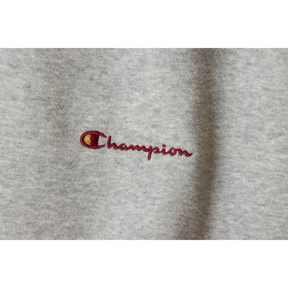 HOODED SWEATSHIRT