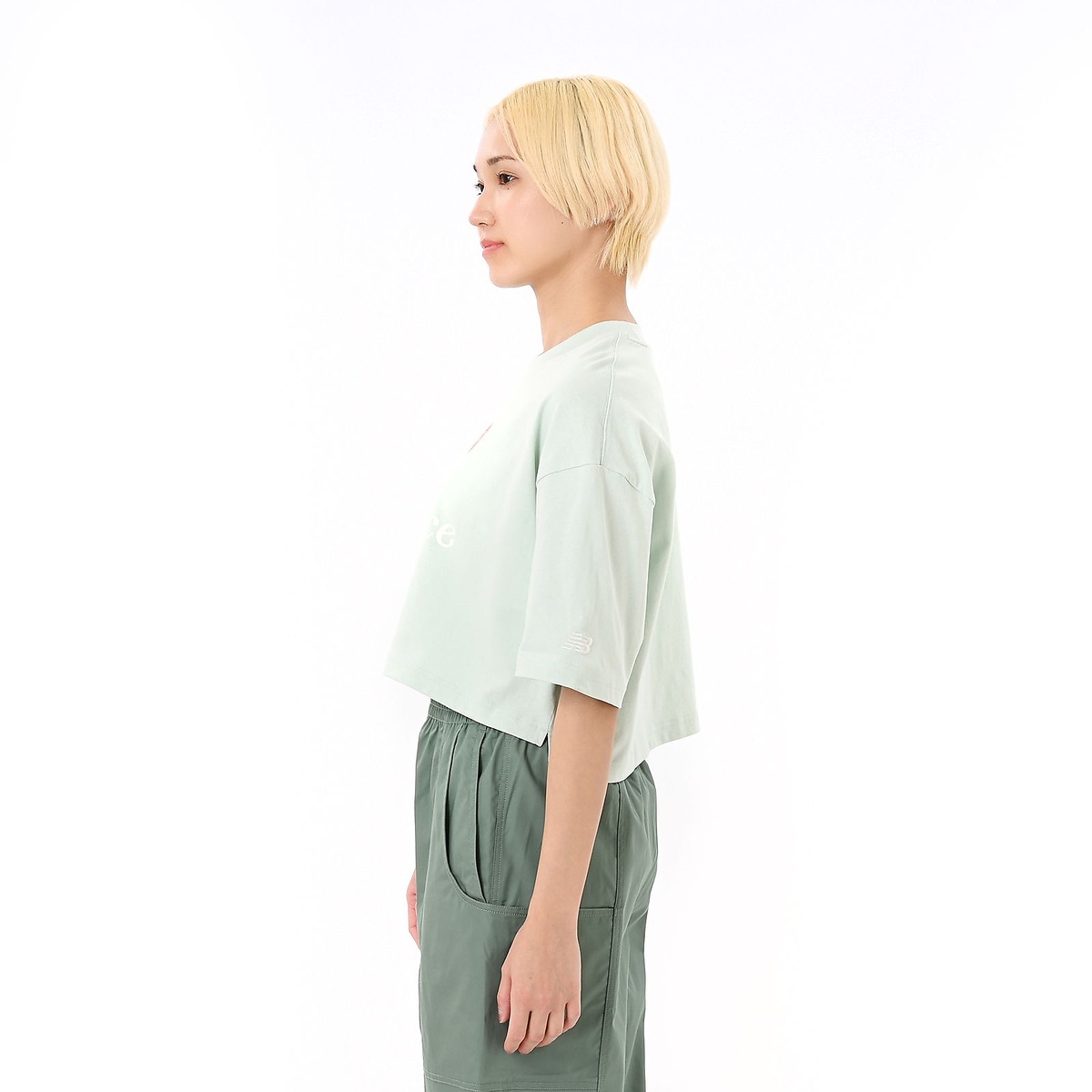 Athletics フラワー オーバーサイズクロップショートスリーブTシャツ